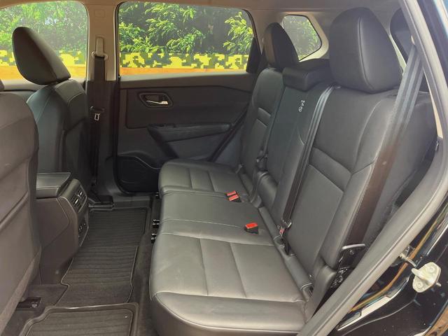 エクストレイル X e-4ORCE 4WD 12.3型純正ナビ 全周囲カメラ プロパイロット 禁煙車 全席シートヒーター ブラインドスポットモニター デジタルインナーミラー メモリーシート AC100V コーナーセンサー ETC2.0(38枚目)