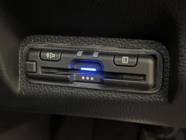 ヴェゼル e:HEV Z 4WD 純正8型ナビ ホンダセンシング パワーバックドア ステアリングヒーター シートヒーター ETC バックカメラ 純正18インチアルミホイール 合皮コンビシート 革巻きステアリング トノカバー(9枚目)