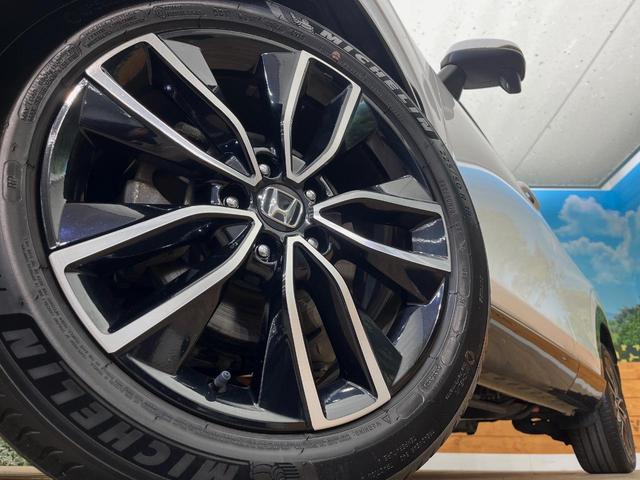 ヴェゼル e:HEV Z 4WD 純正8型ナビ ホンダセンシング パワーバックドア ステアリングヒーター シートヒーター ETC バックカメラ 純正18インチアルミホイール 合皮コンビシート 革巻きステアリング トノカバー(15枚目)