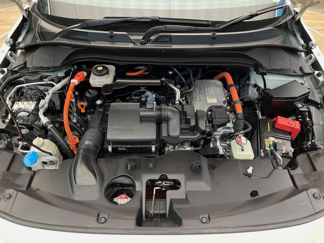 ヴェゼル e:HEV Z 4WD 純正8型ナビ ホンダセンシング パワーバックドア ステアリングヒーター シートヒーター ETC バックカメラ 純正18インチアルミホイール 合皮コンビシート 革巻きステアリング トノカバー(20枚目)