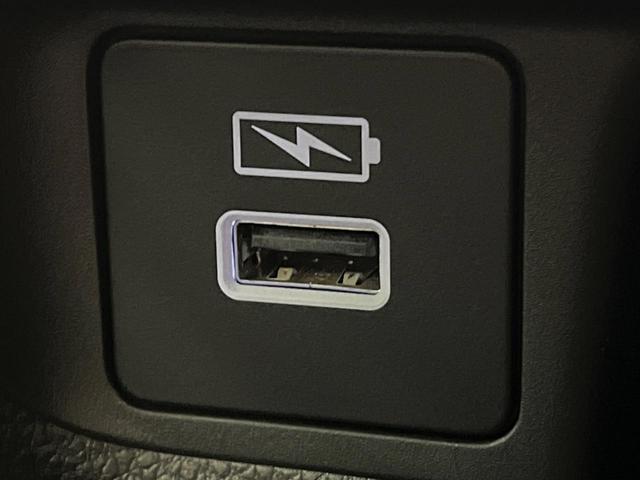 ヴェゼル e:HEV Z 4WD 純正8型ナビ ホンダセンシング パワーバックドア ステアリングヒーター シートヒーター ETC バックカメラ 純正18インチアルミホイール 合皮コンビシート 革巻きステアリング トノカバー(35枚目)