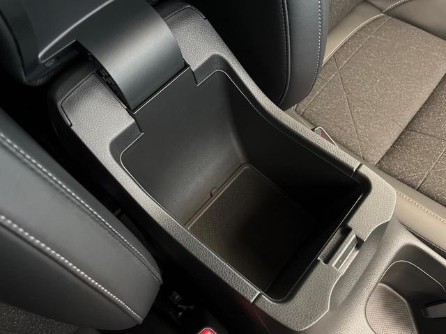 ヴェゼル e:HEV Z 4WD 純正8型ナビ ホンダセンシング パワーバックドア ステアリングヒーター シートヒーター ETC バックカメラ 純正18インチアルミホイール 合皮コンビシート 革巻きステアリング トノカバー(46枚目)