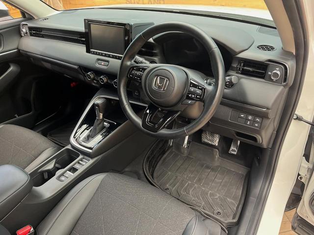 ヴェゼル e:HEV Z 4WD 純正8型ナビ ホンダセンシング パワーバックドア ステアリングヒーター シートヒーター ETC バックカメラ 純正18インチアルミホイール 合皮コンビシート 革巻きステアリング トノカバー(50枚目)