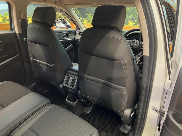 ヴェゼル e:HEV Z 4WD 純正8型ナビ ホンダセンシング パワーバックドア ステアリングヒーター シートヒーター ETC バックカメラ 純正18インチアルミホイール 合皮コンビシート 革巻きステアリング トノカバー(53枚目)