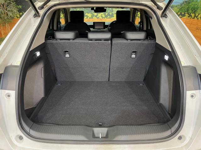 ヴェゼル e:HEV Z 4WD 純正8型ナビ ホンダセンシング パワーバックドア ステアリングヒーター シートヒーター ETC バックカメラ 純正18インチアルミホイール 合皮コンビシート 革巻きステアリング トノカバー(57枚目)