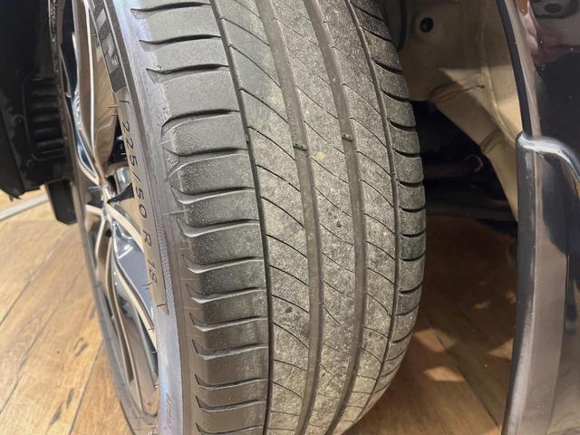 ヴェゼル e:HEV Z 4WD 純正8型ナビ ホンダセンシング パワーバックドア ステアリングヒーター シートヒーター ETC バックカメラ 純正18インチアルミホイール 合皮コンビシート 革巻きステアリング トノカバー(69枚目)