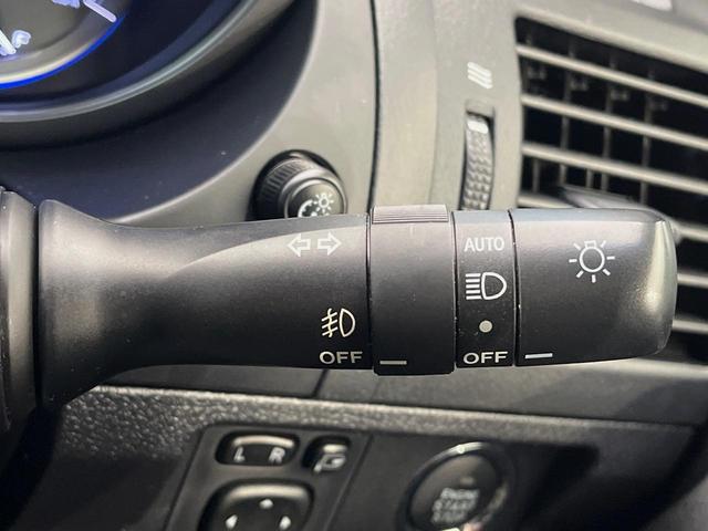 ランドクルーザープラド TX アルジェントクロス 7人乗り SDナビ 禁煙車 ルーフレール クルーズコントロール バックカメラ オートライト 3列目電動格納シート スマートキー ETC デュアルエアコン 純正17インチアルミ Bluetooth(7枚目)