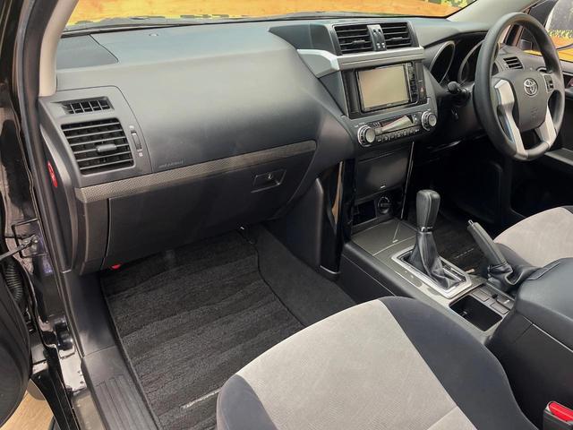 ランドクルーザープラド TX アルジェントクロス 7人乗り SDナビ 禁煙車 ルーフレール クルーズコントロール バックカメラ オートライト 3列目電動格納シート スマートキー ETC デュアルエアコン 純正17インチアルミ Bluetooth(42枚目)