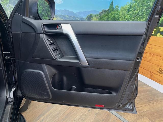 ランドクルーザープラド TX アルジェントクロス 7人乗り SDナビ 禁煙車 ルーフレール クルーズコントロール バックカメラ オートライト 3列目電動格納シート スマートキー ETC デュアルエアコン 純正17インチアルミ Bluetooth(49枚目)