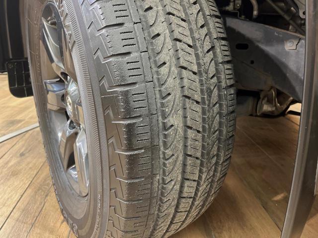 ランドクルーザープラド TX アルジェントクロス 7人乗り SDナビ 禁煙車 ルーフレール クルーズコントロール バックカメラ オートライト 3列目電動格納シート スマートキー ETC デュアルエアコン 純正17インチアルミ Bluetooth(63枚目)