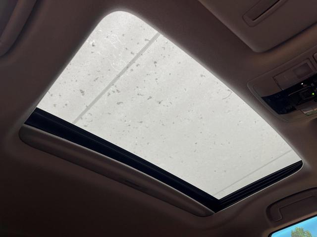 ランドクルーザープラド TX Lパッケージ マットブラックエディション サンルーフ 寒冷地仕様 7人乗り 全周囲カメラ ナビ機能付ディスプレイオーディオ 黒革シート シートベンチレーション ルーフレール レーダークルーズ オートハイビーム 純正18インチアルミ ETC(3枚目)