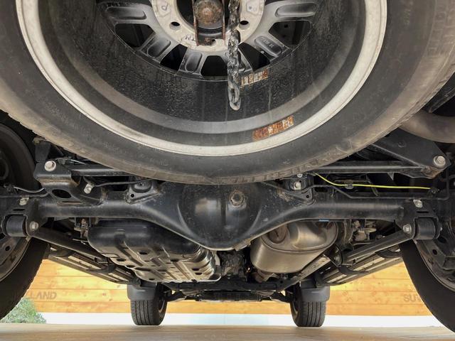 ランドクルーザープラド TX Lパッケージ マットブラックエディション サンルーフ 寒冷地仕様 7人乗り 全周囲カメラ ナビ機能付ディスプレイオーディオ 黒革シート シートベンチレーション ルーフレール レーダークルーズ オートハイビーム 純正18インチアルミ ETC(20枚目)