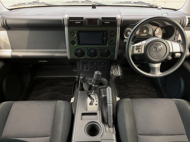 ＦＪクルーザー ベースグレード　寒冷地仕様　ルーフキャリア　純正ＳＤナビ　クルーズコントロール　クリアランスソナー　バックカメラ　Ｂｌｕｅｔｏｏｔｈ　ＨＩＤヘッドライト　純正オプション１７インチアルミホイール　ＥＴＣ（2枚目）