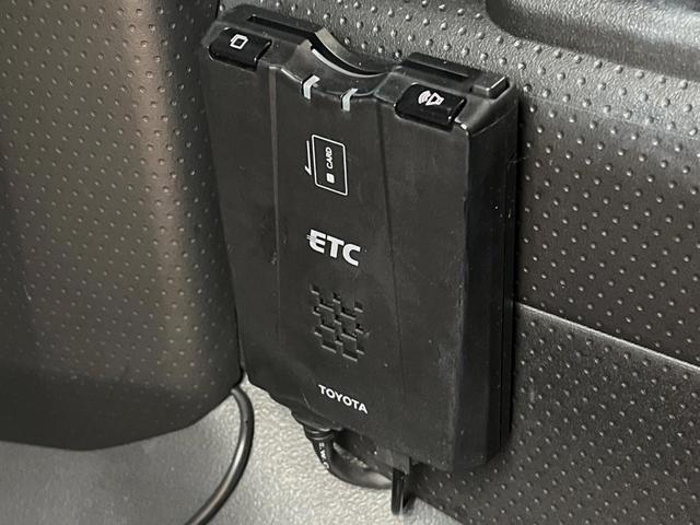 ＦＪクルーザー ベースグレード　寒冷地仕様　ルーフキャリア　純正ＳＤナビ　クルーズコントロール　クリアランスソナー　バックカメラ　Ｂｌｕｅｔｏｏｔｈ　ＨＩＤヘッドライト　純正オプション１７インチアルミホイール　ＥＴＣ（7枚目）