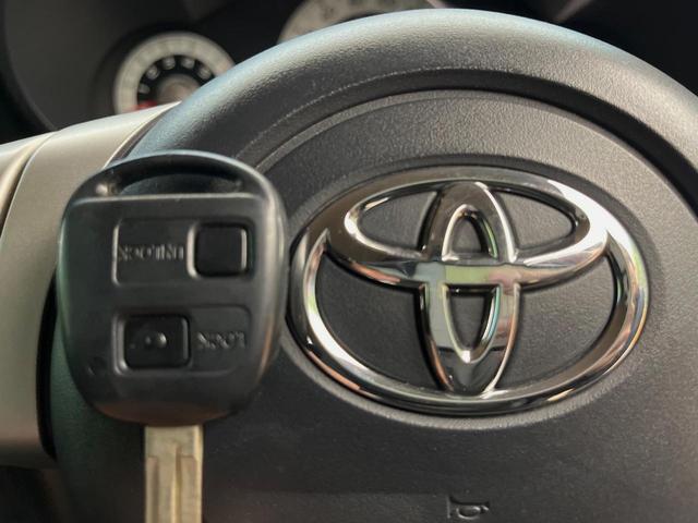 ＦＪクルーザー ベースグレード　寒冷地仕様　ルーフキャリア　純正ＳＤナビ　クルーズコントロール　クリアランスソナー　バックカメラ　Ｂｌｕｅｔｏｏｔｈ　ＨＩＤヘッドライト　純正オプション１７インチアルミホイール　ＥＴＣ（8枚目）