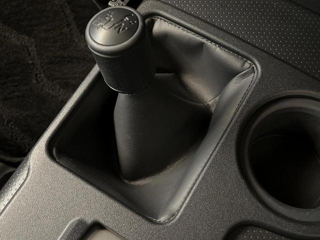 ＦＪクルーザー ベースグレード　寒冷地仕様　ルーフキャリア　純正ＳＤナビ　クルーズコントロール　クリアランスソナー　バックカメラ　Ｂｌｕｅｔｏｏｔｈ　ＨＩＤヘッドライト　純正オプション１７インチアルミホイール　ＥＴＣ（25枚目）