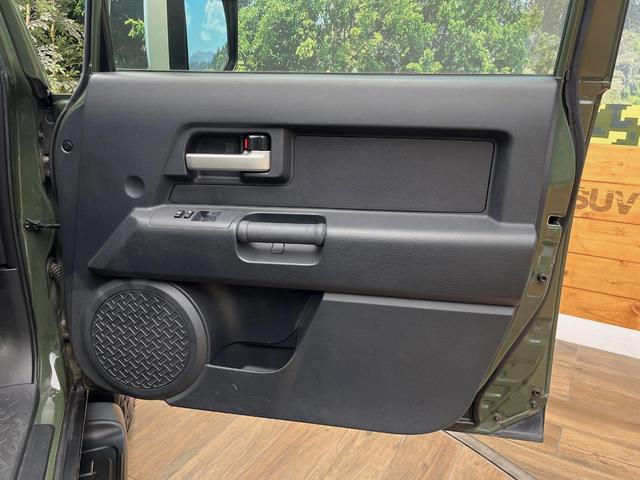 ＦＪクルーザー ベースグレード　寒冷地仕様　ルーフキャリア　純正ＳＤナビ　クルーズコントロール　クリアランスソナー　バックカメラ　Ｂｌｕｅｔｏｏｔｈ　ＨＩＤヘッドライト　純正オプション１７インチアルミホイール　ＥＴＣ（30枚目）