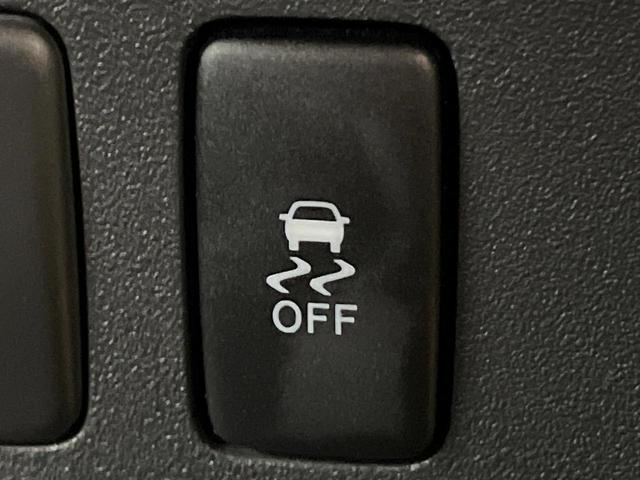 ＦＪクルーザー ベースグレード　寒冷地仕様　ルーフキャリア　純正ＳＤナビ　クルーズコントロール　クリアランスソナー　バックカメラ　Ｂｌｕｅｔｏｏｔｈ　ＨＩＤヘッドライト　純正オプション１７インチアルミホイール　ＥＴＣ（49枚目）