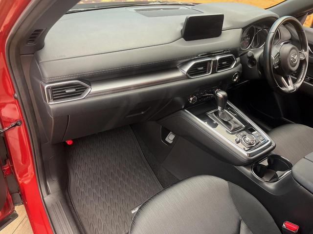 CX-8 XD 4WD 純正SDナビ クルーズコントロール リアオートエアコン クリアランスソナー ETC バックカメラ 純正19インチアルミホイール 純正革巻きステアリング(34枚目)