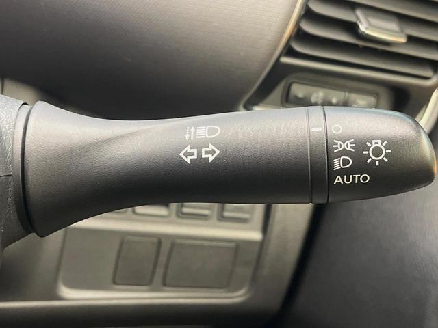 セレナ X 4WD 純正SDナビ バックカメラ エマージェンシーブレーキ 禁煙車 スマートキー クルコン オートライト Bluetooth CDDVD再生 デュアルエアコン リアエアコン アイドリングストップ(7枚目)