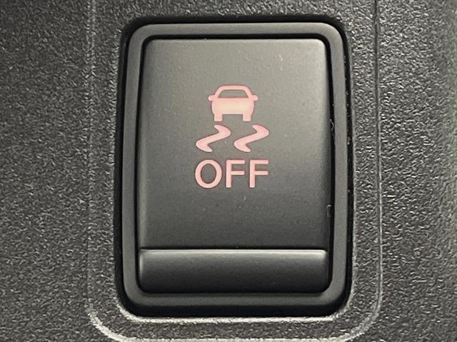 セレナ X 4WD 純正SDナビ バックカメラ エマージェンシーブレーキ 禁煙車 スマートキー クルコン オートライト Bluetooth CDDVD再生 デュアルエアコン リアエアコン アイドリングストップ(8枚目)