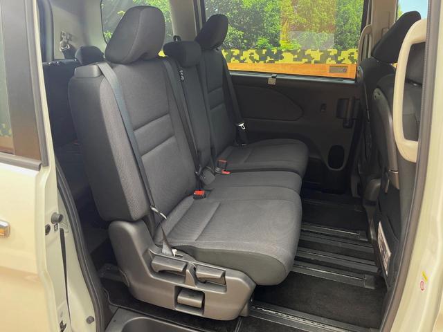 セレナ X 4WD 純正SDナビ バックカメラ エマージェンシーブレーキ 禁煙車 スマートキー クルコン オートライト Bluetooth CDDVD再生 デュアルエアコン リアエアコン アイドリングストップ(10枚目)