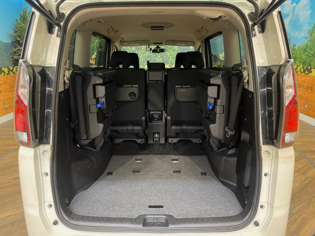 セレナ X 4WD 純正SDナビ バックカメラ エマージェンシーブレーキ 禁煙車 スマートキー クルコン オートライト Bluetooth CDDVD再生 デュアルエアコン リアエアコン アイドリングストップ(12枚目)