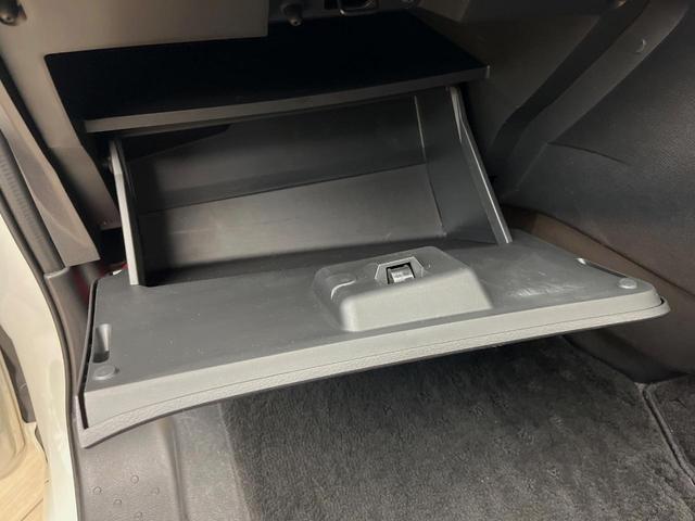 セレナ X 4WD 純正SDナビ バックカメラ エマージェンシーブレーキ 禁煙車 スマートキー クルコン オートライト Bluetooth CDDVD再生 デュアルエアコン リアエアコン アイドリングストップ(41枚目)