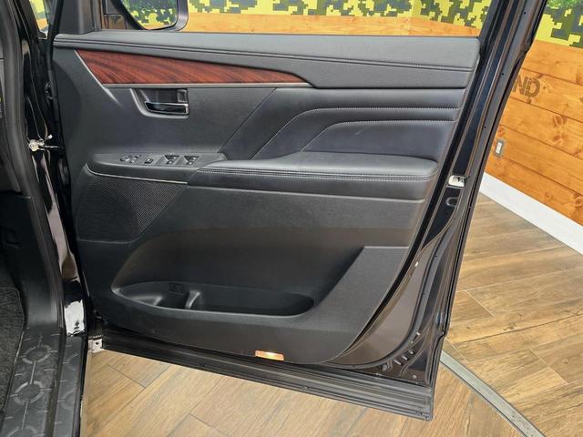 デリカD:5 P 7人乗り 全周囲カメラ 純正10型ナビ 電動サイドステップ AC100V電源 レーダークルーズ シートヒーター 電動リアゲート 両側電動スライドドア LEDヘッドライト ETC 純正8インチアルミ(27枚目)