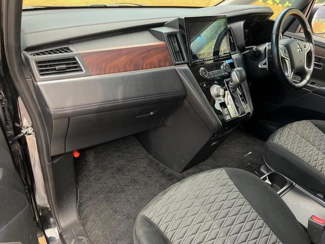 デリカD:5 P 7人乗り 全周囲カメラ 純正10型ナビ 電動サイドステップ AC100V電源 レーダークルーズ シートヒーター 電動リアゲート 両側電動スライドドア LEDヘッドライト ETC 純正8インチアルミ(29枚目)