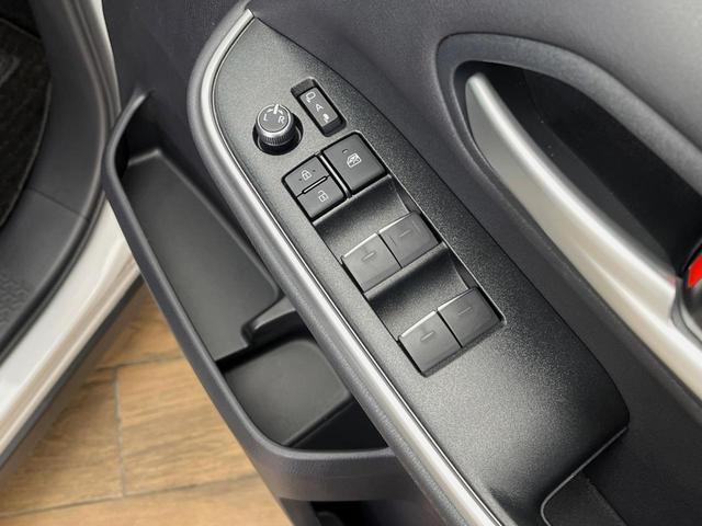 ヴォクシー ハイブリッドS-Z 4WD フリップダウンモニター 電動サイドステップ DVD/CDデッキ 10.5インチディスプレイオーディオ 全周囲カメラ パワーバックドア 両側電動スライドドア レーダークルーズコントロール(68枚目)
