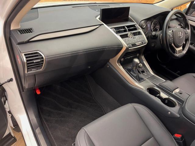 NX NX300 Iパッケージ 4WD サンルーフ 10.3型純正ナビ レーダークルーズ バックカメラ シートヒーター 電動リアゲート パワーシート 3眼LEDヘッドライト ステアリングヒーター 純正オプション18インチアルミ(32枚目)