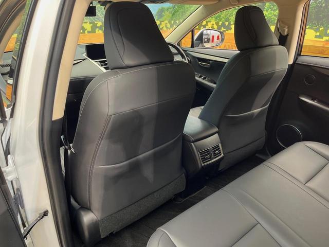 NX NX300 Iパッケージ 4WD サンルーフ 10.3型純正ナビ レーダークルーズ バックカメラ シートヒーター 電動リアゲート パワーシート 3眼LEDヘッドライト ステアリングヒーター 純正オプション18インチアルミ(34枚目)