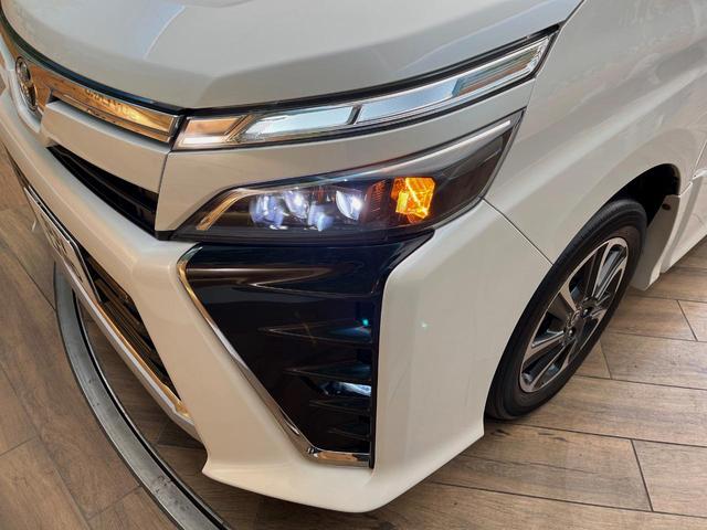 ヴォクシー ZS 煌III 4WD 純正SDナビ 寒冷地仕様 リヤオートエアコン 両側電動スライドドア クルーズコントロール クリアランスソナー バックカメラ ETC LEDヘッドライト 純正16インチアルミ(13枚目)