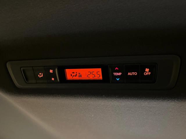 ヴォクシー ZS 煌III 4WD 純正SDナビ 寒冷地仕様 リヤオートエアコン 両側電動スライドドア クルーズコントロール クリアランスソナー バックカメラ ETC LEDヘッドライト 純正16インチアルミ(43枚目)