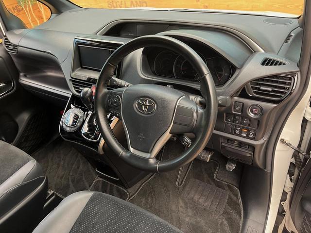 ヴォクシー ZS 煌III 4WD 純正SDナビ 寒冷地仕様 リヤオートエアコン 両側電動スライドドア クルーズコントロール クリアランスソナー バックカメラ ETC LEDヘッドライト 純正16インチアルミ(48枚目)