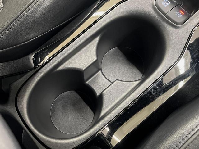 カローラクロス ハイブリッド Z 4WD 寒冷地仕様 全周囲カメラ ディスプレイオーディオ 禁煙車 ブラインドスポットモニター パワーシート シートヒーター 衝突軽減装置 レーダークルーズコントロール ETC パワーバックドア(36枚目)