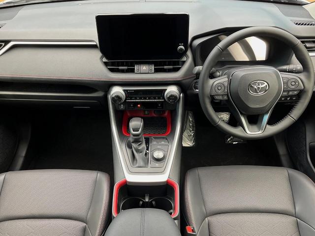 ＲＡＶ４ ハイブリッドアドベンチャー　オフロードパッケージＩＩ　登録済み未使用車　寒冷地仕様　１０．５インチディスプレイオーディオ　レーダークルーズ　ルーフレール　バックカメラ　ブラインドスポットモニター　シートベンチレーション　純正１８インチアルミ　ＥＴＣ（2枚目）