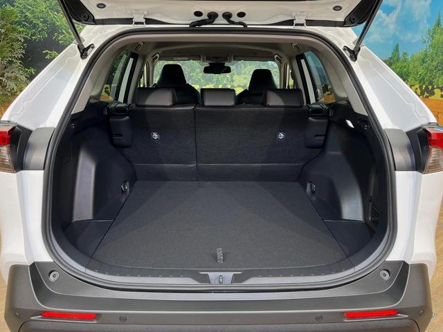 ＲＡＶ４ ハイブリッドアドベンチャー　オフロードパッケージＩＩ　登録済み未使用車　寒冷地仕様　１０．５インチディスプレイオーディオ　レーダークルーズ　ルーフレール　バックカメラ　ブラインドスポットモニター　シートベンチレーション　純正１８インチアルミ　ＥＴＣ（11枚目）