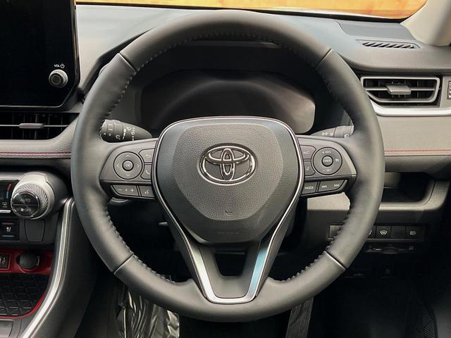 ＲＡＶ４ ハイブリッドアドベンチャー　オフロードパッケージＩＩ　登録済み未使用車　寒冷地仕様　１０．５インチディスプレイオーディオ　レーダークルーズ　ルーフレール　バックカメラ　ブラインドスポットモニター　シートベンチレーション　純正１８インチアルミ　ＥＴＣ（12枚目）