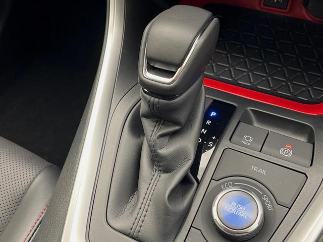 ＲＡＶ４ ハイブリッドアドベンチャー　オフロードパッケージＩＩ　登録済み未使用車　寒冷地仕様　１０．５インチディスプレイオーディオ　レーダークルーズ　ルーフレール　バックカメラ　ブラインドスポットモニター　シートベンチレーション　純正１８インチアルミ　ＥＴＣ（26枚目）