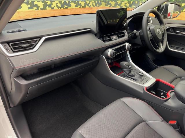 ＲＡＶ４ ハイブリッドアドベンチャー　オフロードパッケージＩＩ　登録済み未使用車　寒冷地仕様　１０．５インチディスプレイオーディオ　レーダークルーズ　ルーフレール　バックカメラ　ブラインドスポットモニター　シートベンチレーション　純正１８インチアルミ　ＥＴＣ（29枚目）