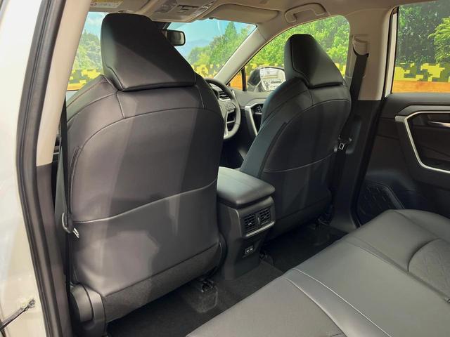 ＲＡＶ４ ハイブリッドアドベンチャー　オフロードパッケージＩＩ　登録済み未使用車　寒冷地仕様　１０．５インチディスプレイオーディオ　レーダークルーズ　ルーフレール　バックカメラ　ブラインドスポットモニター　シートベンチレーション　純正１８インチアルミ　ＥＴＣ（31枚目）