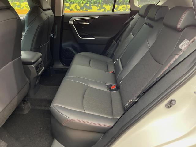 ＲＡＶ４ ハイブリッドアドベンチャー　オフロードパッケージＩＩ　登録済み未使用車　寒冷地仕様　１０．５インチディスプレイオーディオ　レーダークルーズ　ルーフレール　バックカメラ　ブラインドスポットモニター　シートベンチレーション　純正１８インチアルミ　ＥＴＣ（32枚目）