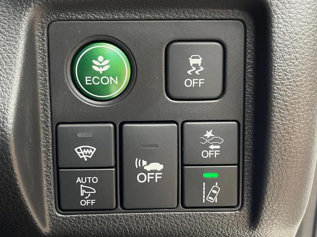 ヴェゼル ハイブリッドＺ・ホンダセンシング　４ＷＤ　純正８インチナビ　寒冷地仕様　レーダークルーズコントロール　シートヒーター　ＬＥＤヘッドライト　フォグライト　バックカメラ　ＥＴＣ　パドルシフト　オートライト（4枚目）