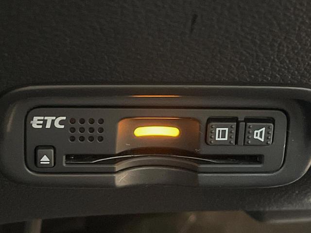 ヴェゼル ハイブリッドＺ・ホンダセンシング　４ＷＤ　純正８インチナビ　寒冷地仕様　レーダークルーズコントロール　シートヒーター　ＬＥＤヘッドライト　フォグライト　バックカメラ　ＥＴＣ　パドルシフト　オートライト（8枚目）