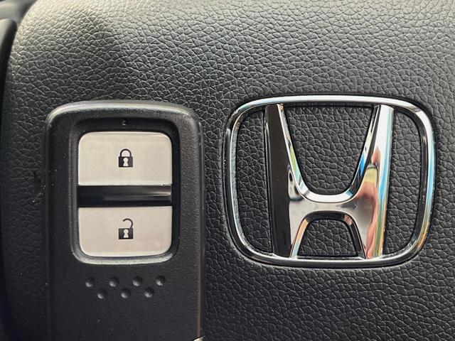 ヴェゼル ハイブリッドＺ・ホンダセンシング　４ＷＤ　純正８インチナビ　寒冷地仕様　レーダークルーズコントロール　シートヒーター　ＬＥＤヘッドライト　フォグライト　バックカメラ　ＥＴＣ　パドルシフト　オートライト（42枚目）