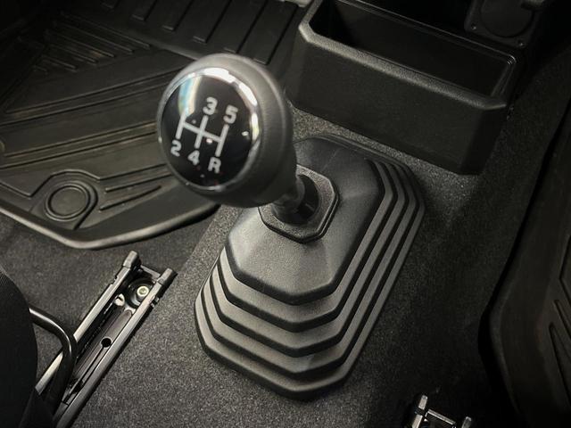 ジムニーシエラ JC 4WD 5速MT車 SDナビ 衝突被害軽減システム 禁煙車 デジタルインナーミラー シートヒーター スマートキー LEDヘッド ETC クルコン 純正15インチアルミホイール ミラーヒーター(3枚目)