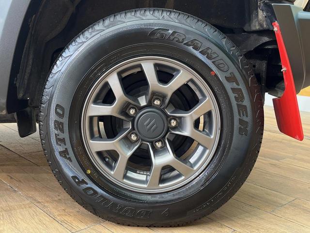 ジムニーシエラ JC 4WD 5速MT車 SDナビ 衝突被害軽減システム 禁煙車 デジタルインナーミラー シートヒーター スマートキー LEDヘッド ETC クルコン 純正15インチアルミホイール ミラーヒーター(63枚目)