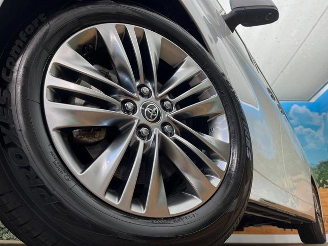 外観にマッチした純正アルミホイールを装着しております。各種社外アルミホイールや、スタッドレスタイヤも取扱いしております。是非ご相談ください♪